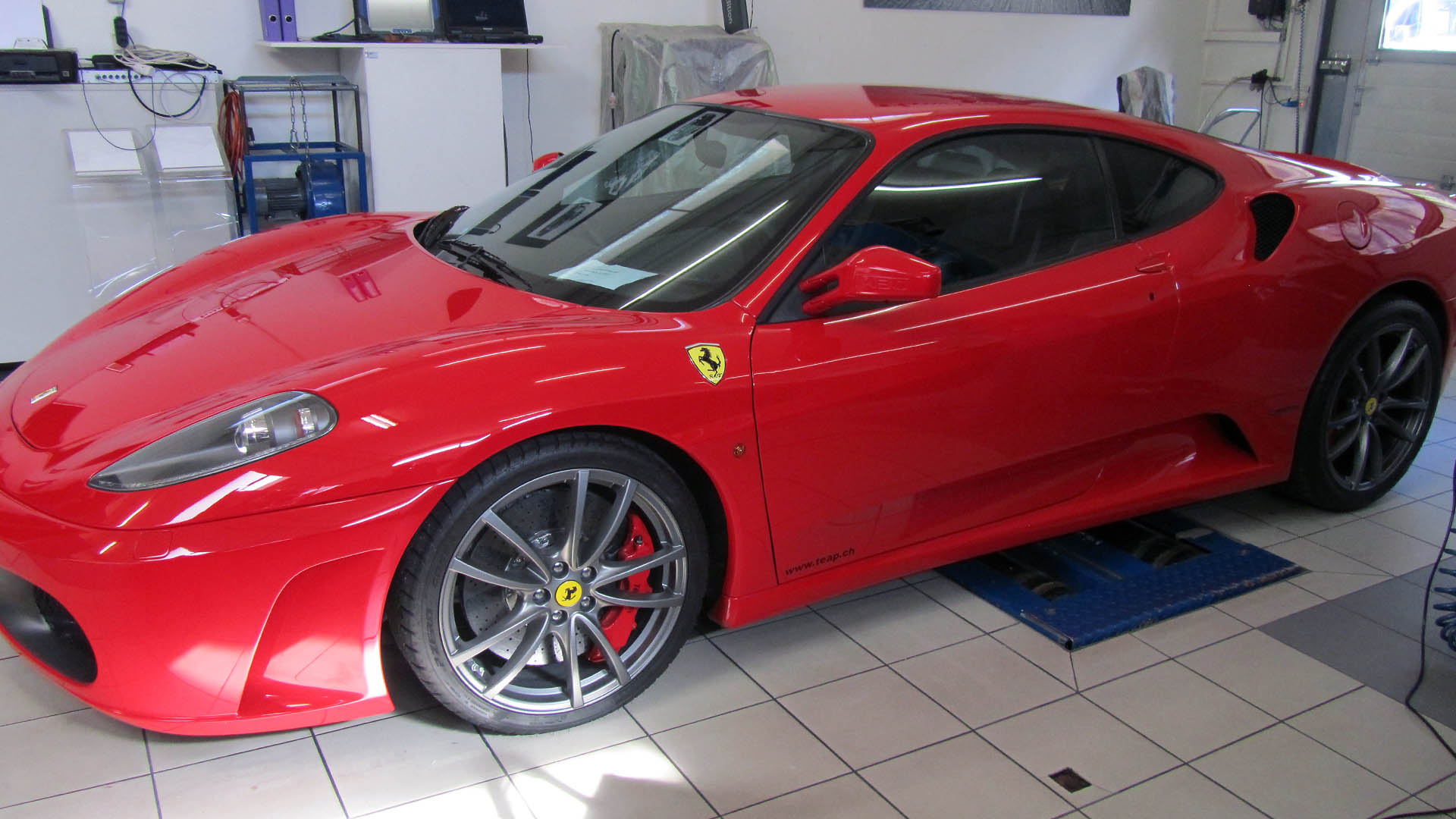 Ferrari F430 / F1, Hubraum: 4308 cm3, Achtzylinder V Mittelmotor, 490PS / 360kW