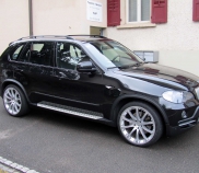 BMW X5 3.0 TDI mit Fahrwerktieferlegung und Umbau der Endrohre auf Audi R8 Look